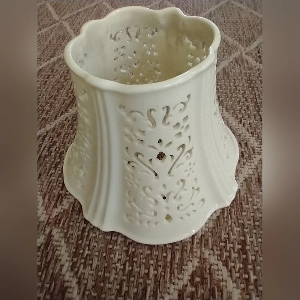 Yankee Candle Cream Ceramic Holder Shade - Picture 6 of 11